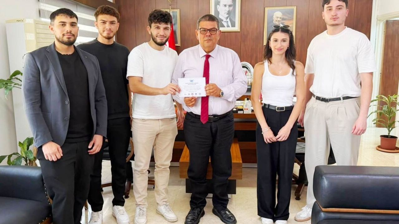 Üniversite öğrencilerinden Bakan Berova’ya kongre daveti