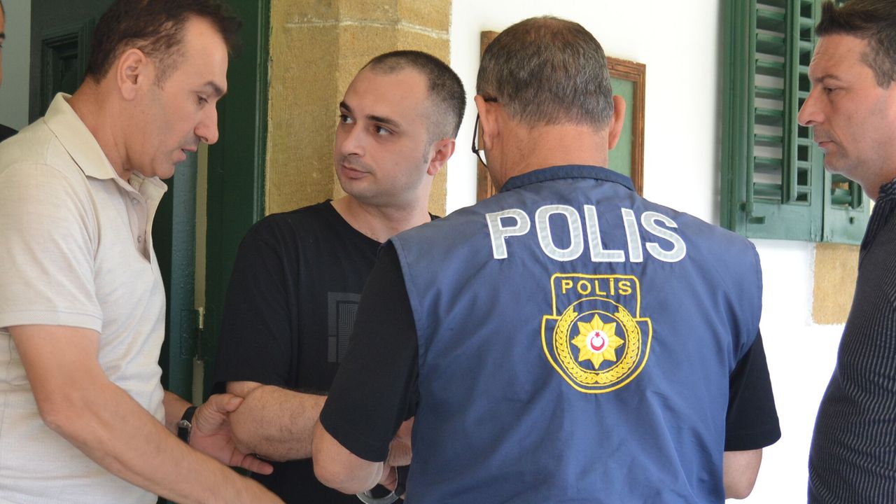 Annesini Kıskandı, Eve Tamir İçin Gelen Adamı Bıçakladı: 1,5 Yıl Hapis