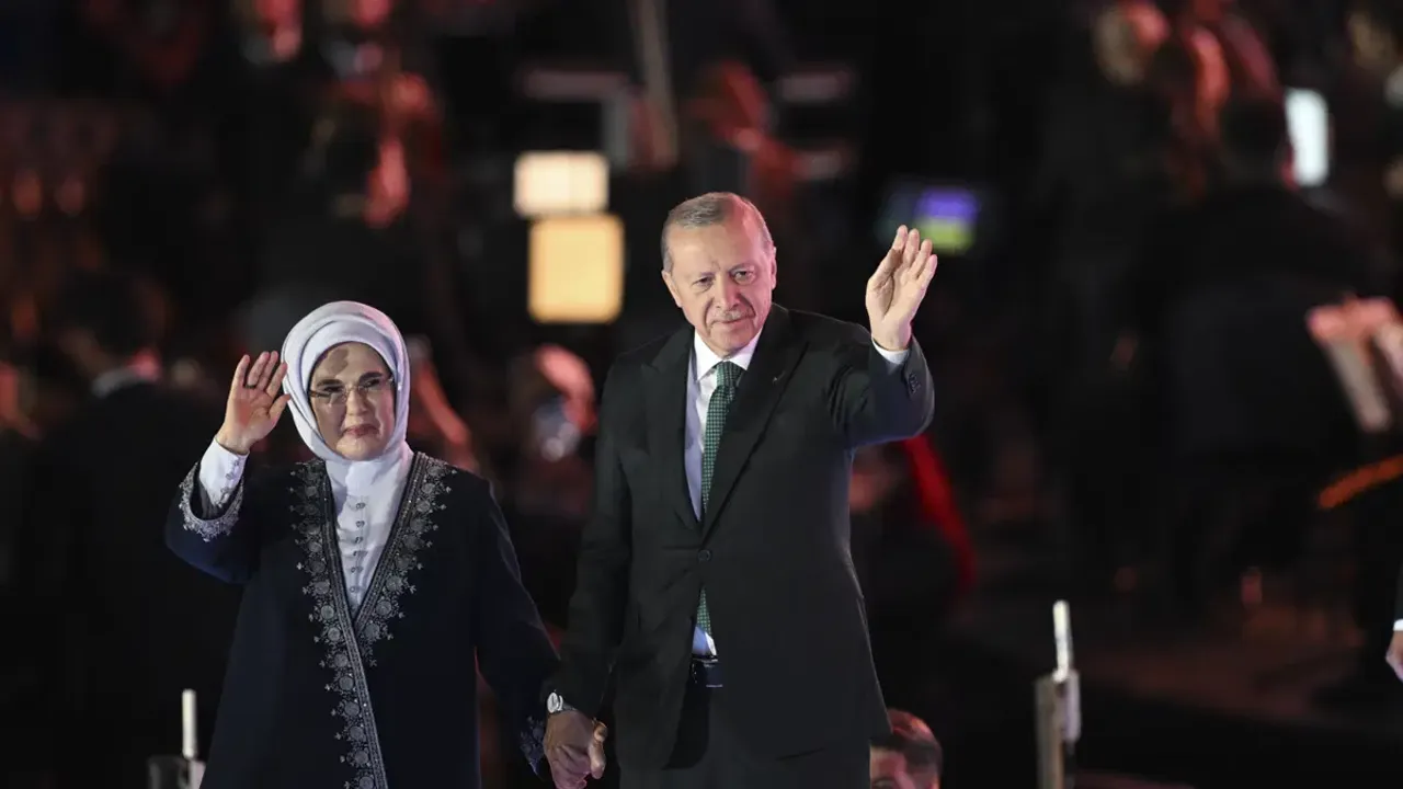 Erdoğan: Çeyrek asrı devirmenin gururunu yaşıyoruz