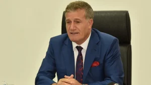 Arıklı: Bayrak bizim için namustur, şereftir, haysiyettir