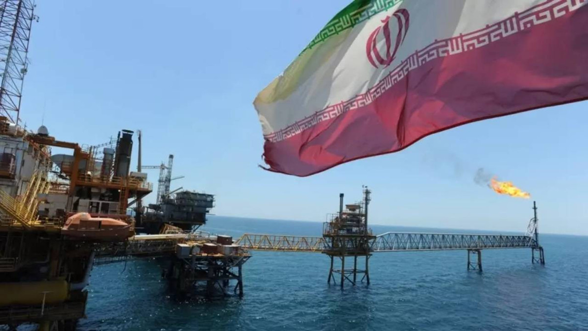 İran Merkez Bankası Başkanı’ndan petrol itirafı: Sıfırlandı