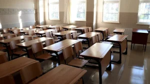 Güney Kıbrıs’ta okullarda din dersi ve sabah duası için genelge