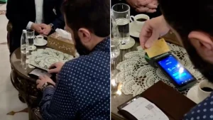 Suriye’de 47 yıl sonra ilk: Şara da kartla ödedi