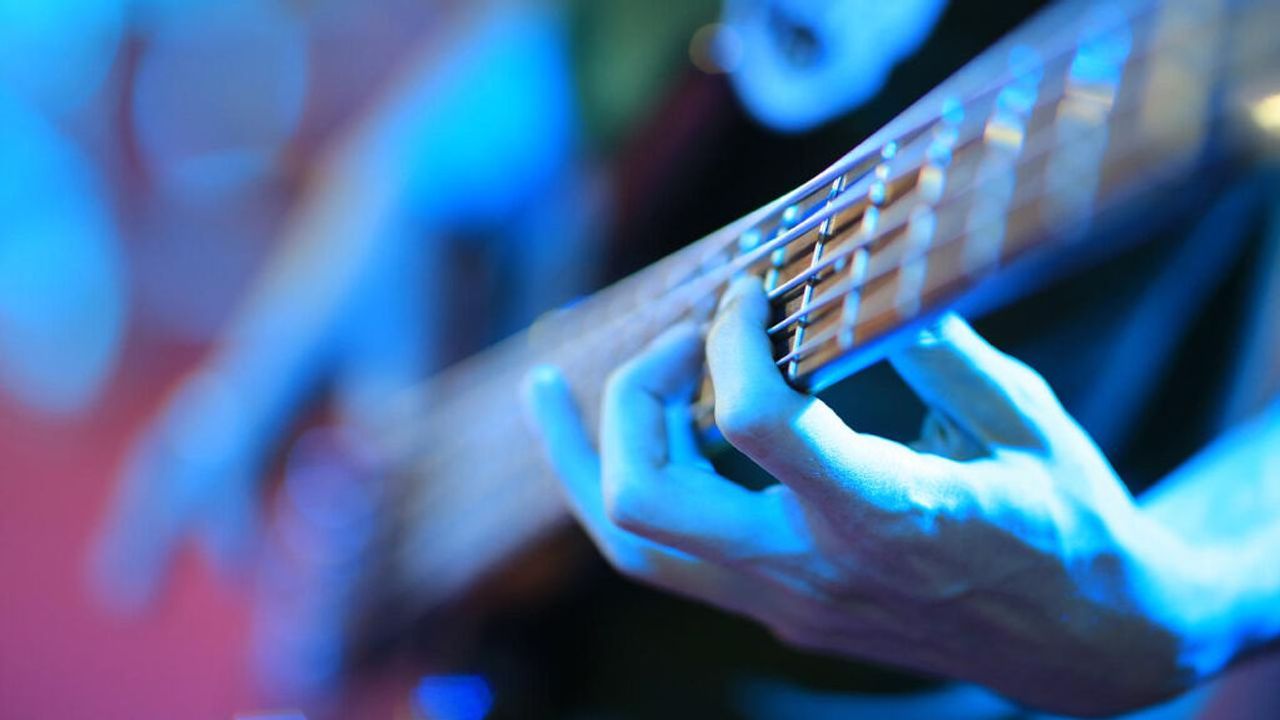Müzik izinleri askıda: Yayın yapan işletmelere yasal işlem