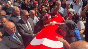 Gemi kazasında hayatını kaybeden Uzman Çavuş Ateş Mersin’de defnedildi