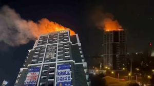 Ankara’da bir binanın çatısında yangın çıktı!
