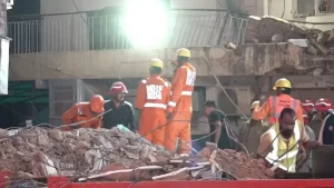 Hindistan’da çöken öğrenci yurdunda yaşamını yitirenlerin sayısı 6’ya yükseldi