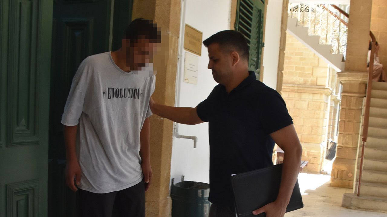 İnşaatlardan yaklaşık 8 kilo bakır kablo çaldı: Apartman boşluğunda uyurken yakalandı