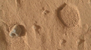 NASA, Mars’ta gizemli delikler buldu