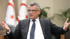 Erhürman: Hiçbir alanı bilmeyenlere bırakamayız