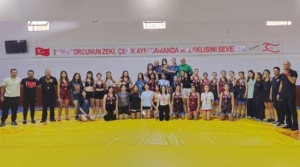 Kulüpler Güreşte şampiyonluk yarışı nefes kesti