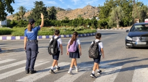 Polis, okul çevrelerinde denetimi artırdı: Güvenlik önceliğimizdir