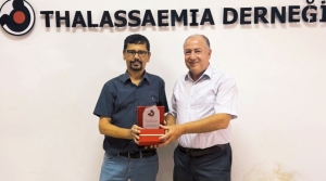 Kuzey Kıbrıs Thalassamia Derneği, KKTC Adanalılar Dayanışma, Aktivite ve Kültür Derneğine plaket takdim etti