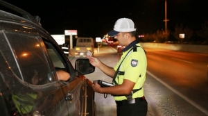 Lefkoşa ve İskele’de geniş çaplı denetim: 652 kişiye yasal işlem, 6 tutuklama