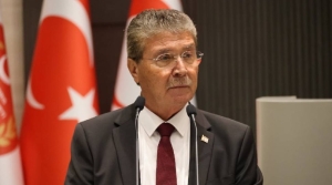 Üstel: Erhürman’ın, karma oy uygulamasını kaldıran yasayı Cumhuriyet Meclisine geri göndermesi ciddi bir tutarsızlıktır