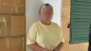 Eşini 30 kez bıçaklayarak öldüren kadının avukatından “doktor ihmali” iddiası
