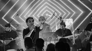 Uğur Aslan’dan Merit Lefkoşa’da müzik dolu gece