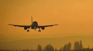 BAE, İran hava yolu şirketlerinin uçuşlarını durdurma kararı aldı