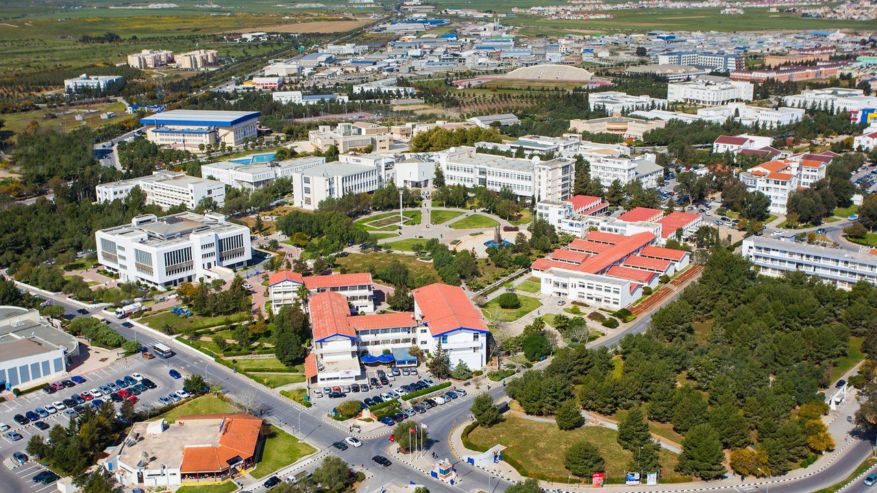 DAÜ’de geleceğin eczacı ve hekimleri beyaz önlüklerini giyecek
