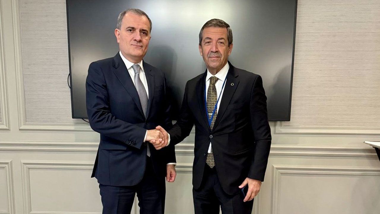 Ertuğruloğlu, Azerbaycan Dışişleri Bakanı Bayramov ile bir araya geldi