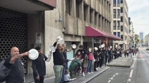 Belçika’da artan gıda yardımı ihtiyacına “boş tabak”larla protesto