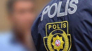 İlçelerde asayiş denetimi: 107 kişiye kumar cezası, 14 ikamet izinsize tutuklama