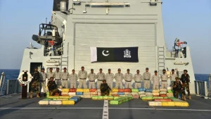Pakistan donanması, Umman Denizi’nde 2 bin 800 kilogramdan fazla uyuşturucu ele geçirdi