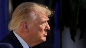 Trump, İngiltere’de RAF Fairford yakınındaki operasyonu “harika” olarak nitelendirdi