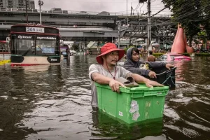 Tayland’da seller nedeniyle binlerce kişi tahliye edildi