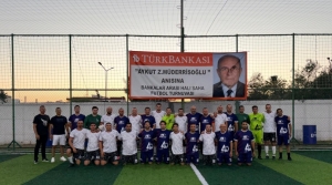 Dostluk sahada, dayanışma bankacılık camiasında
