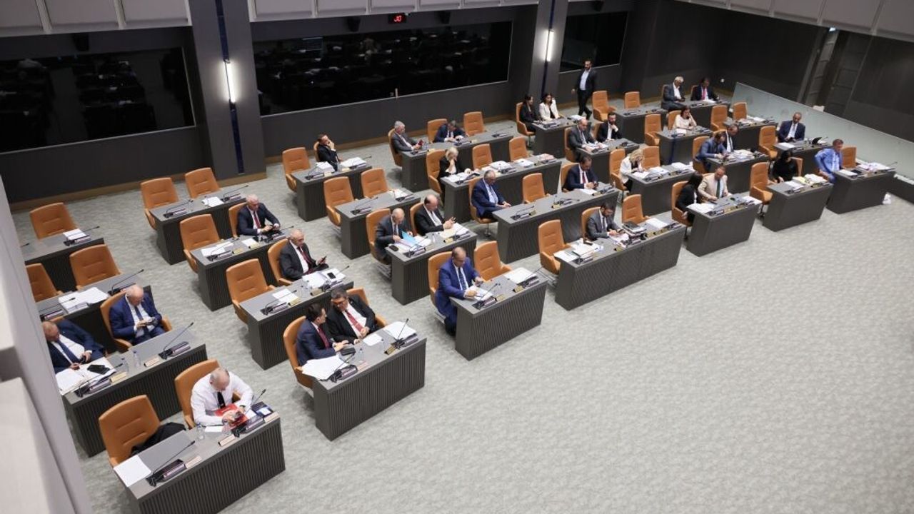 Güvenlik kamu görevlilerine ilişkin yasa tasarıları komiteye geri çekildi