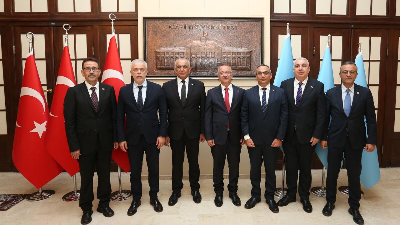 Çavuşoğlu, Gazi Üniversitesi Rektörü Ünal’ı ziyaret etti
