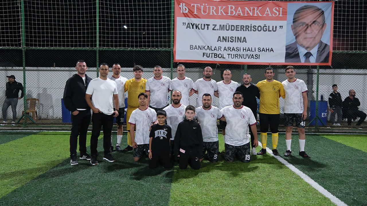 Near East Bank emin adımlarla devam ediyor
