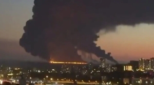 Rusya’nın Karadeniz liman kenti Soçi’de bulunan tankerde yangın çıktı