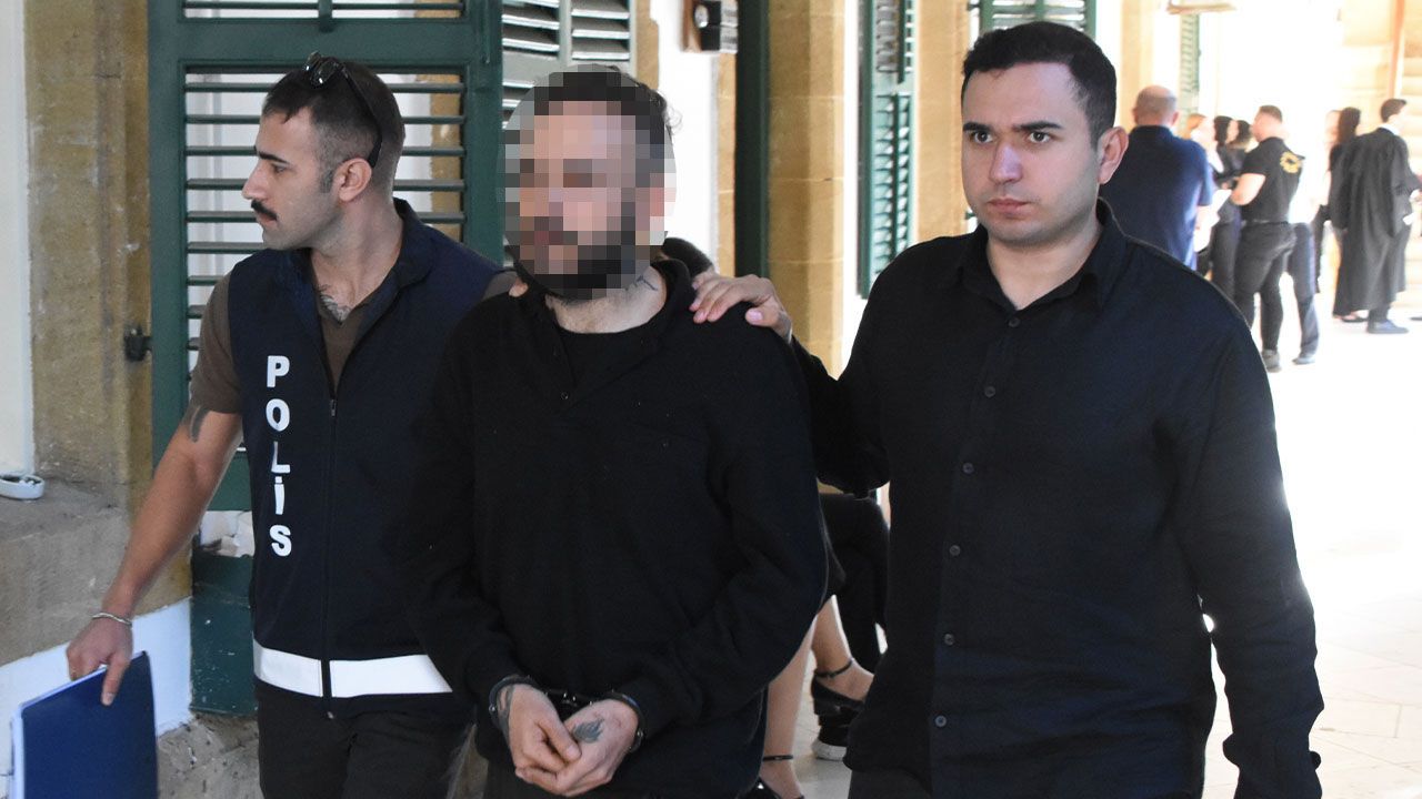 Uyuşturucu sigara paketinde, haplar yastık altında çıktı!