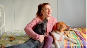 Köpekleri için konteyner ev aldı