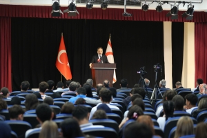 Arpaguş, Hala Sultan İlahiyat Koleji’nde öğrencilerle bir araya geldi