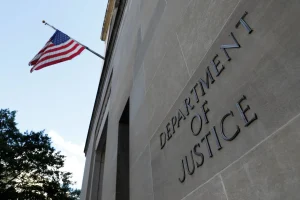 ABD Adalet Bakanlığı, Trump’ı takip etmeyi durduran yayın kuruluşlarını soruşturuyor