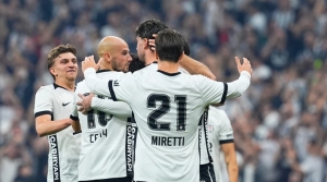 Beşiktaş, sahasında Kocaelispor’u 2 golle yendi