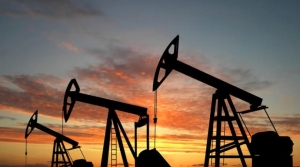 Petrol, Rusya’nın arz artışı beklentisiyle geriledi