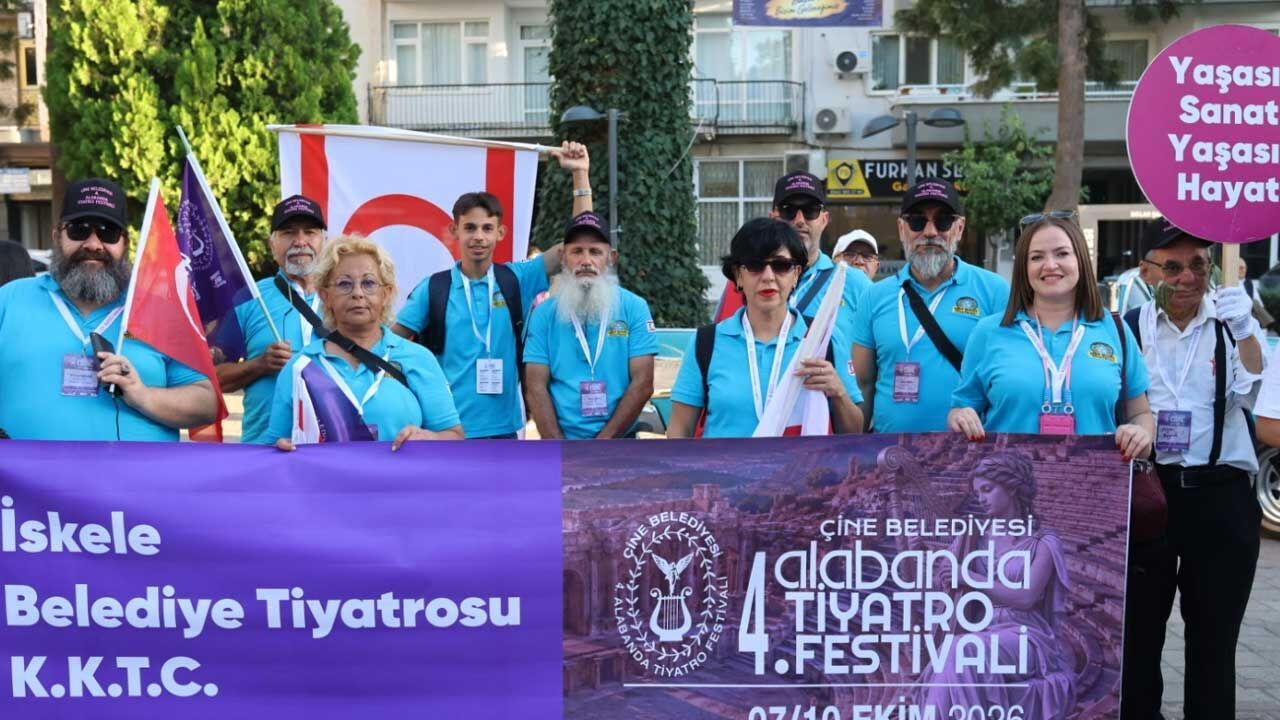 İskele Belediyesi Tiyatrosu’ndan Alabanda’da büyük beğeni!