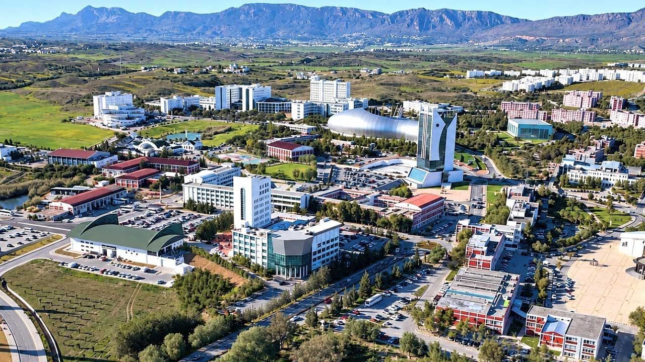 Stanford Listesine Yakın Doğu Üniversitesi İmzası