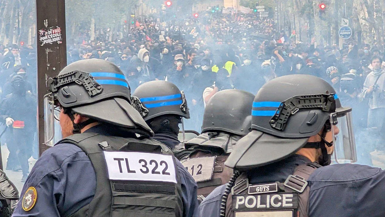 Fransa'daki lise eylemlerinde 4'ü ağır yaralanmayla ilgili 36 polis şiddeti soruşturması açıldı