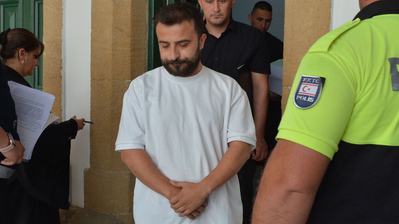 Müşteriden aldığı 2 bin doları şirkete teslim etmeyen çalışana 9 ay hapis