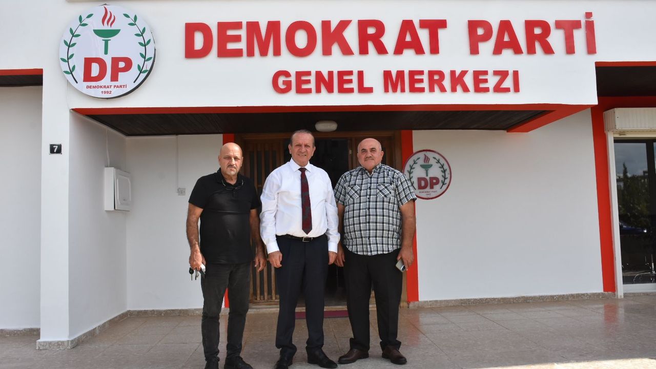 YDP Eski Gönyeli Örgüt Başkanı Kazım Kara, ailesiyle birlikte istifa ederek DP’ye katıldı