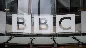 BBC tasarruf için 2 kanal ve 1 radyoyu kapatıp bazı çalışanları işten çıkaracağını duyurdu