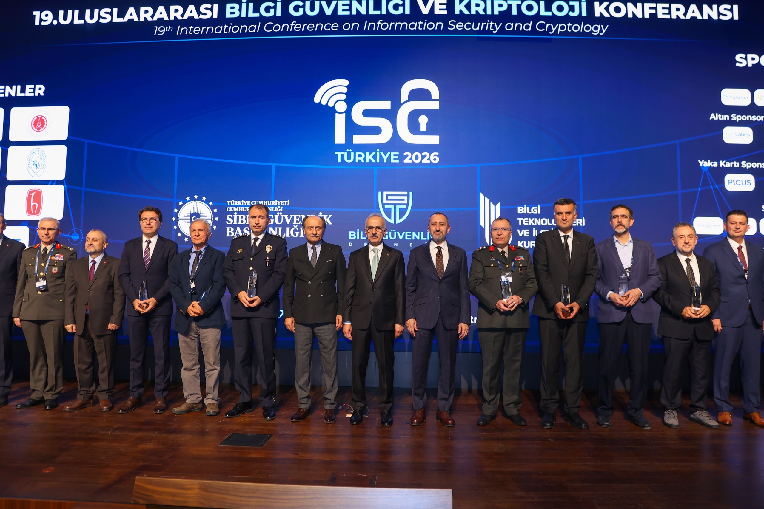 ODTÜ Rektörü Yozgatlıgil’e Siber Güvenlik Üstün Hizmet Ödülü