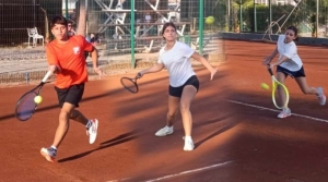 Dünya Oto Cup’ta finalistler belli oluyor: 12 ve 16 yaş kategorilerinde yarı final heyecanı yaşandı