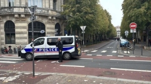 Fransa Cumhurbaşkanı Macron gelecek günlerde sendika dışı eylemlerin her yerde yasaklanacağını açıkladı