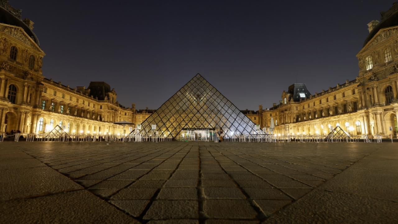 Fransa'da olası eylemlere karşı Louvre ve bazı müzeler 24 Ekim'de kapalı olacak